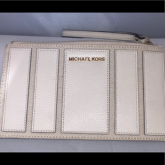 Michael Kors Clutch - Picture 1 of 3